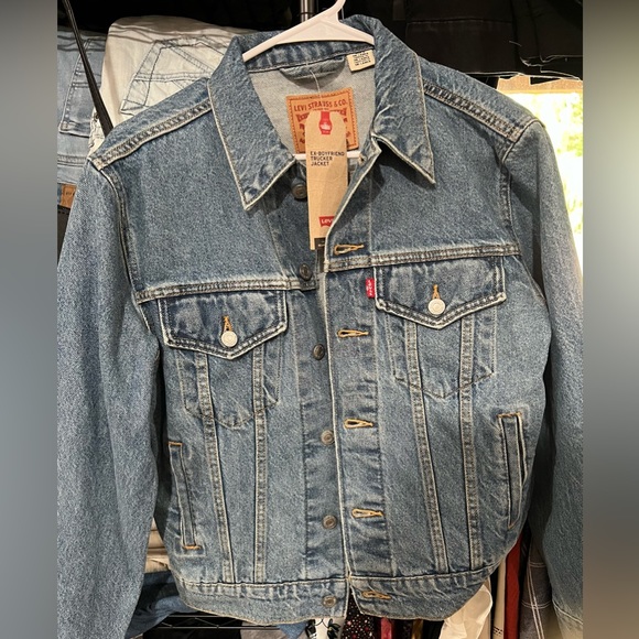 Levi's Jackets & Blazers - Brand new with tag Levi's denim jacket 🧥